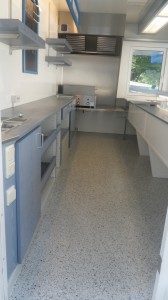 verkaufsanhaenger-kuehltheke-005  